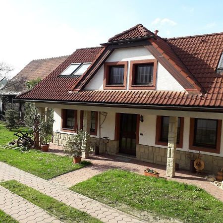 Apartman Kristina Ivachnova 49 Bešeňová エクステリア 写真